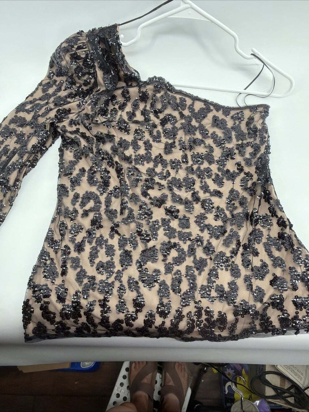 Express Women's Black Sequin One Shoulder Half Sleeve Top Sz S NWT - Picture 3 of 12
